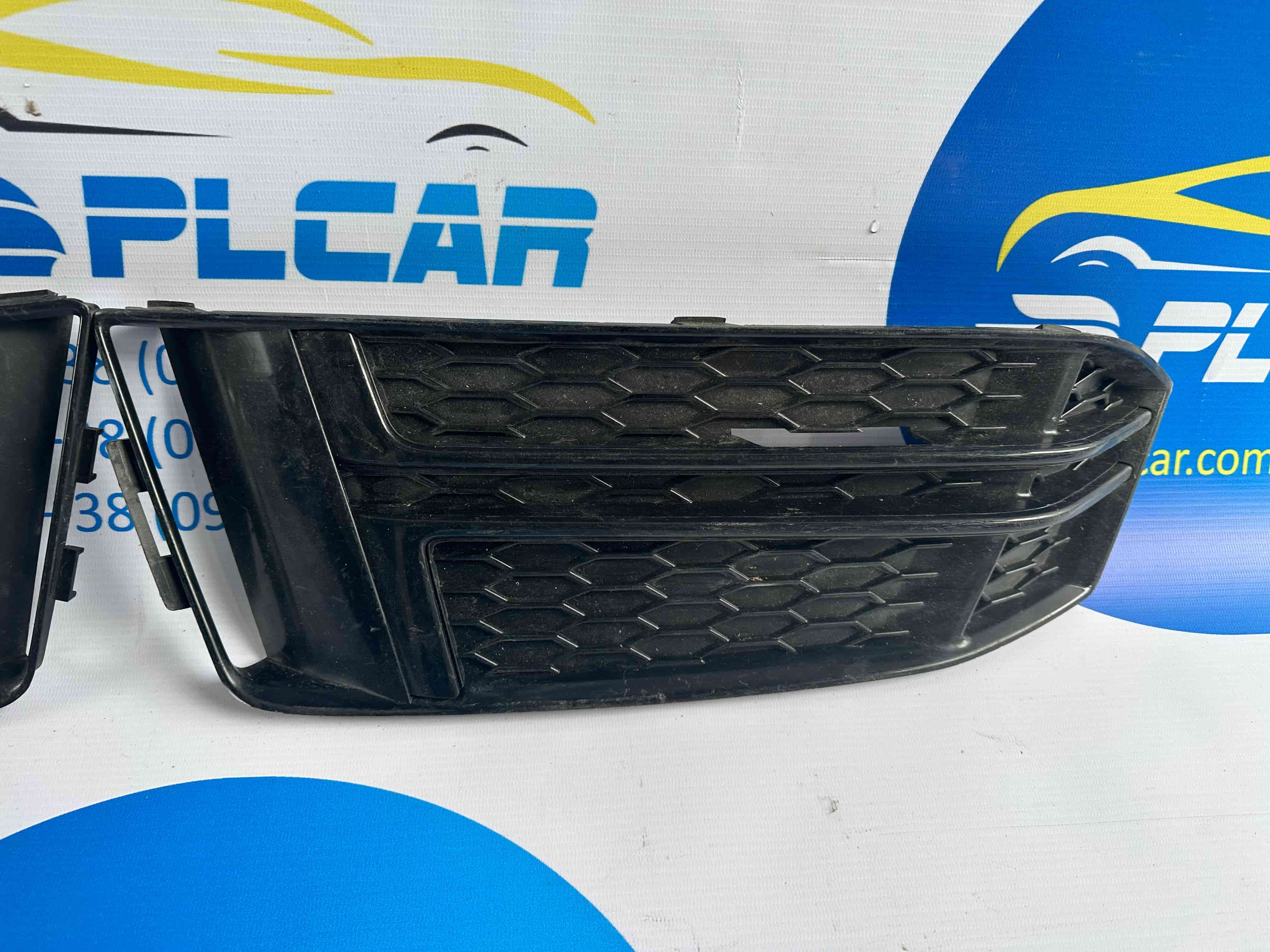 Комплект решіток (ліва, права) до бампера Audi A4 B9 S-LINE 8W0807681 8W0807682 фото 2