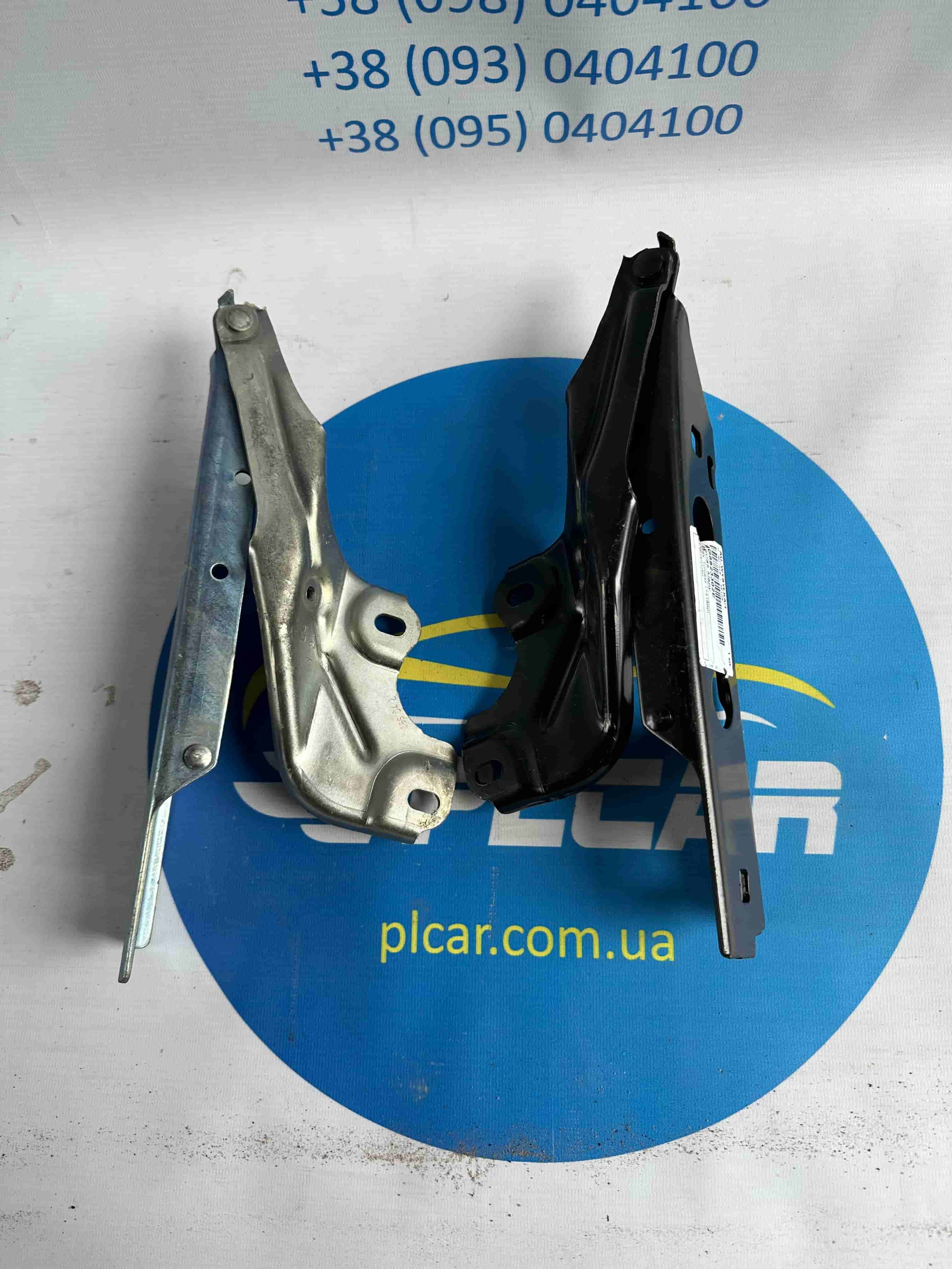 В наявності - Петля капота права AUDI A6 C7 4G8823302E