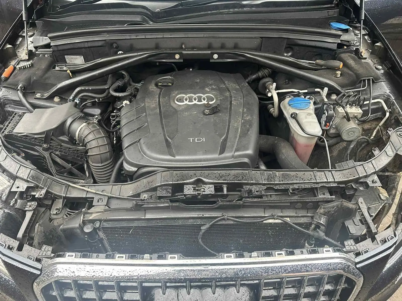 Сейчас в разборе Audi Q5 8R 2.0 D 130 Kw Anglik/Англия фотография 4