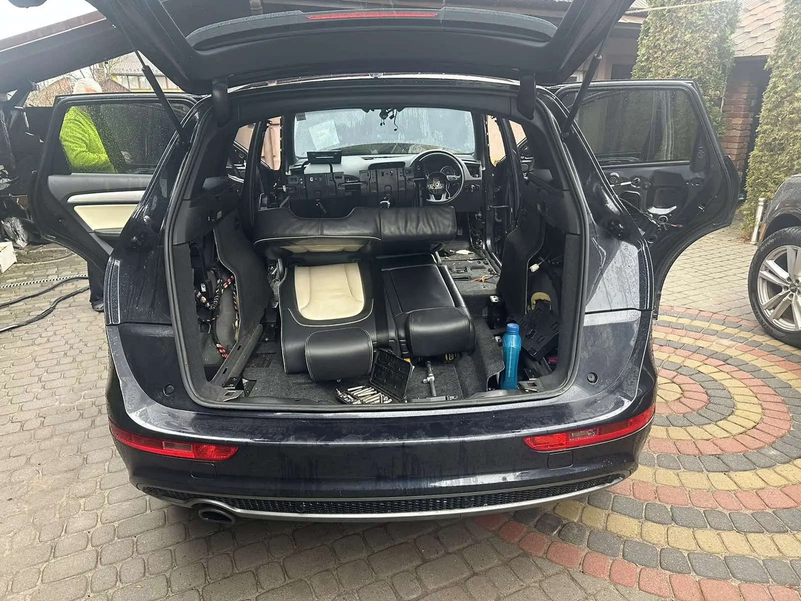 Сейчас в разборе Audi Q5 8R 2.0 D 130 Kw Anglik/Англия фотография 8