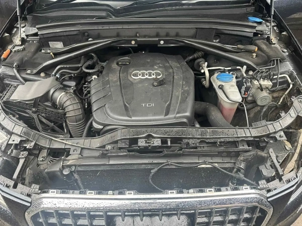 Сейчас в разборе Audi Q5 8R 2.0 D 130 Kw Anglik/Англия photo 4